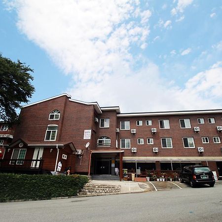 The Red House Motel Sokcho Exterior photo